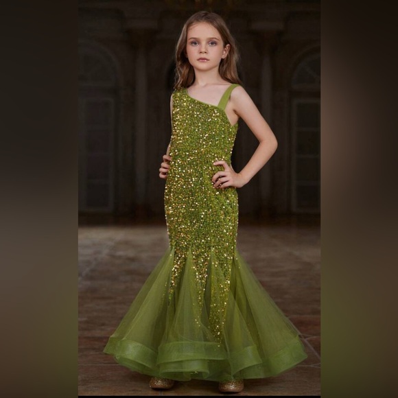 Mommy and me One Shoulder Mesh Hem Velvet Sequin Formal Dress Elegant gown - Picture 11 of 11